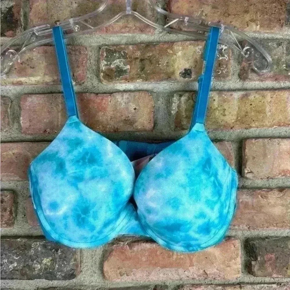 NWT VS PINK Wear Everywhere Wireless Push Up Bra 34D - Picture 1 of 3